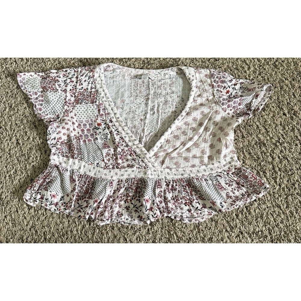 American Eagle Outfitters Women's floral boho patchwork cropped top size large‎